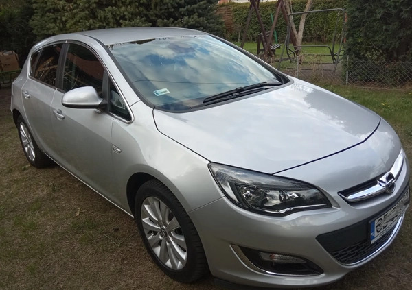 Opel Astra cena 26500 przebieg: 150000, rok produkcji 2013 z Bydgoszcz małe 29